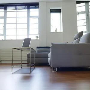 Premium Apartment, Amazing Location Apartment