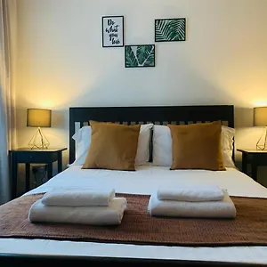 Unique 2 Bedroom In London/ Excel / Olympic Close To Line Tube Station With Gated Parking Space Londres