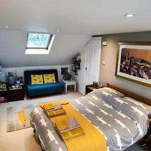 Large Light Loft - En Hove